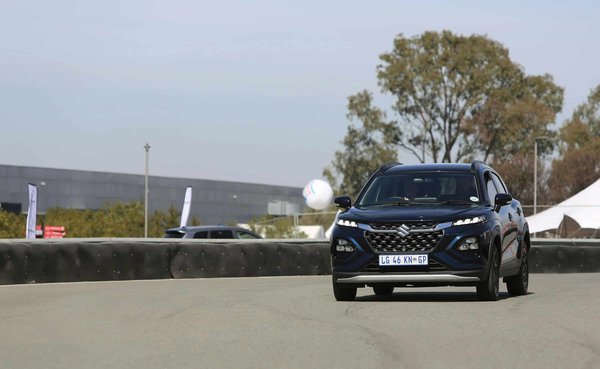 How to Install a Quick-Release Steering Wheel on a Lotus Exige for Improved Security?